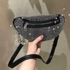 Waist Bag Fashion, Fanny Pack Fashion, Waist Bag Women, Running Bag, Women Waist, Women Bags Fashion, Chain Crossbody Bag, Crossbody Messenger Bag, Waist Bags