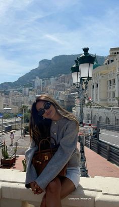 insta: wendyswan It Girl Fashion Aesthetic, Italy Summer Fashion 2024, Classy Vibes Aesthetic, Insta Photo Ideas Travel, Travel Influencer Aesthetic, Rich Girl Instagram, Ootd Picture Ideas, Monaco Fits, Insta Post Ideas Instagram