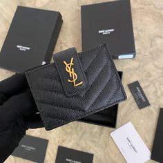 Saint Laurent YSL caviar card holder with 5 card slots.

 size 11x8cm Large Leather Bag, Lv Purse, Small Leather Bag, Lv Shoes, Medium Handbags, Bags Luxury, Lv Belt, Lv Handbags, Lv Wallet