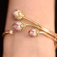 Rose Gold And Gold Jewelry, Gold Kada Design For Women Unique, Modern Gold Jewelry Unique, Diamond Bracelet Design Unique, Antique Gold Bracelet, Rose Gold Jewellery, Modern Bangle, Lotus Bracelet, Diamonds Bracelet