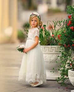 Bohemian Flower Girl Dress, Bohemian Flower Girl, Photo Clothes, Vintage Flower Girls, Flower Girl Dresses Vintage, Rustic Flower Girl Dress, Communion Ideas, Rustic Flower Girls, Bridesmaid Ideas