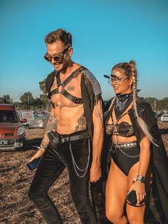 Mens Rave Outfits Techno, Man Rave Outfits, Ultra Miami Outfits, Couple Rave Outfits, Men Stage Outfits, Woodstock Outfit, Rave Outfit Men