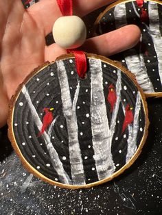 Sand Dollar Ornament, Cardinal Ornaments, Wood Slice Art, Christmas Crafts To Make, Wood Slice Ornament, Birch Trees, Wood Christmas Ornaments, Wooden Christmas Ornaments, Painted Ornaments