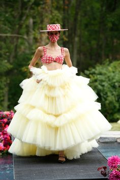 Yellow tiered tulle ball skirt Expected Delivery: 2-4 weeks after purchase Composition: 100% Polyester Made in USA Made to order styles are Final Sale For questions, please email info@christiansiriano.com Nyfw Runway, Gonna In Tulle, Kim Cattrall, Samantha Jones, Tulle Balls, Formal Wear Women, Ball Skirt, Couture Mode, Project Runway