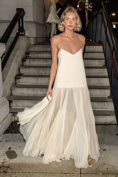 Boho Bridal Look, Things To Wear Over Dresses, White Tulle Dress Outfit, Award Event Outfit, Beaded Fringe Wedding Dress, Fashion Dress Photography, White New Years Outfit, Runway Looks 2024, Cool Wedding Guest Outfit