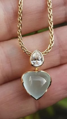 beautiful necklace قلادات متدلية, Quartz Crystal Necklace, Gifts Jewelry, I Love Jewelry, Gift For Girlfriend, Pretty Jewellery, Cute Jewelry, Bling Bling, Amazing Jewelry