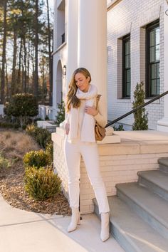 white boots outfit ideas winter How To Style Ivory Boots, Ivory Ankle Boots Outfit, Cream Boots Outfit Winter, Cream Boots Outfit, White Booties Outfit, White Jeans Outfit Winter, Outfit Ideas With Boots, Neutral Summer Outfits, Leather Boots Outfit