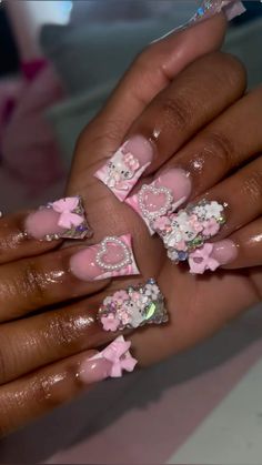 Pink Nails Flower, Hispanic Nails, Nails Flower, Junk Nails, Retro Nails, Hard Nails, Colored Acrylic Nails, Girly Acrylic Nails, Cute Acrylic Nail Designs