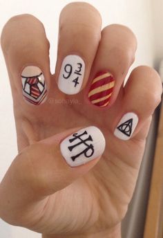 Harry Potter nail art Tap the link now to find the hottest products for Better Beauty! Character Nails, Nail Art Disney, Disney Nails, Harry Potter Diy, Nails For Kids, Diy Nail Art