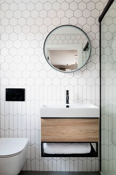 White Hexagon Modern Bathroom Backsplash with Wall Mounted Vanity
If you like to play with patterns, this bathroom backsplash is a perfect inspiration for you! Hexagon Wall Tile Bathroom, Hexagonal Tiles Bathroom, Bathroom Hexagon Tile, White Hexagon Tile Bathroom, Beautiful Bathroom Ideas, Modern Marble Bathroom, Hexagon Tile Bathroom, Hexagon Tile Backsplash