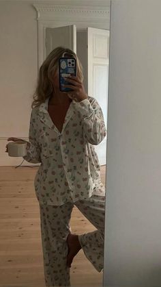 matilda djerf Pajamas Aesthetic, Djerf Avenue, Matilda Djerf, How To Pose, Look Vintage, Look At You