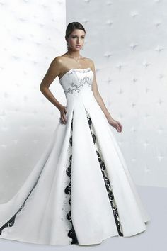 That stunning bridal gown is perfect for the bride-to-be looking for refined ideas. Whether you’re organizing an elegant ceremony, that wedding gown may suit the theme. Include this gorgeous wedding gown within your wedding ideas inspiration board. Black White Wedding Dress, Draped Wedding Dress, Sweetheart Bridal Gown, Gothic Wedding Dress, White Wedding Gowns, 파티 드레스, 2015 Wedding Dresses, White Wedding Dress