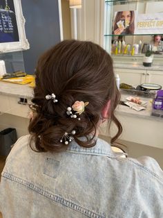 Low Loose Bun, Tangled Prom, Loose Bun Hairstyles, Fancy Buns, Grad Hair, Loose Bun, Bun With Curls, Loose Buns, Cute Buns