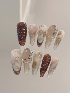 Korean Nail Inspired, Cute Nails Asian, Winter Nails Beige, Press On Nails Brown, Fall Asian Nails, Korean Syrup Nails, Fall Douyin Nails, Japanese Fall Nails