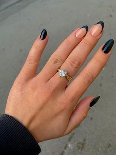 Nails 2024 Black, Black Nails With French Tip, Black Nails Inspo Aesthetic, Black French Nails Ideas, Rounded Nails Designs, Short Nails Ideas Black, Nails Black Halloween, French Black Nails, Black Nails Aesthetic