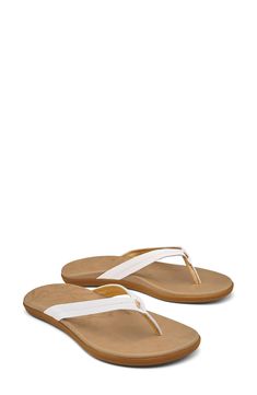 This sleek leather flip-flop celebrates the serene beauty of the sea turtle with a laser-etched design on its anatomically shaped footbed. Flat sole 1/2" platform (size 9) Leather upper and lining/rubber sole Imported White Leather Beach Flip Flops, Leather Flip Flops, Sea Turtle, Flip Flop, Bright White, Women's Shoes, The Sea, Rubber Sole, Flip Flops