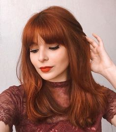 Red Hair With Bangs, Redhead Hairstyles, Red Hair Inspiration, Red Hair Don't Care, Girls Fun, Haircut And Color, Model Style, Copper Hair