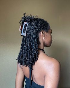 Mini Twists Natural Hair, Two Strand Twist Hairstyles, Women With Natural Hair, Beautiful Dreadlocks, Quick Natural Hair Styles, Hair Afro, Hairstyle Inspo, Natural Hair Twists, Protective Hairstyles Braids