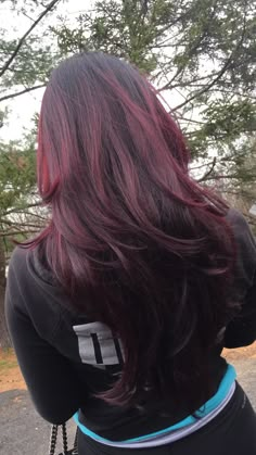 Red violet bayalage ombré on black base Burgundy Purple Balayage, Red Ombre Balayage Hair, Cherry Red Hair On Black Hair, Red And Black Balayage Hair, Red Bayalage On Black Hair, Dark Red Highlights On Black Hair, Black To Dark Red Ombre Hair, Cherry Red Ombre Hair, Black Red Balayage