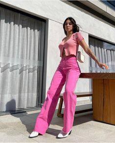 Fiesta Outfit, Pink Day, Pink Pants, Pinterest Girls, Colourful Outfits, Mean Girls, Womens Fashion Trends, Cute Casual Outfits, Flare Pants