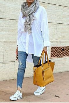 Easy Chic, Over 50 Womens Fashion, Summer Decorating, 가을 패션, Fashion Over 50, White Shirts, Look Fashion