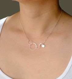 "Four eternal linked circles form the center of this beautiful necklace - four eternal circles, for four amazing decades. The perfect 40th birthday gift for her. [5 CIRCLE VERSION HERE: https://www.etsy.com/listing/674317239] Elegant. Simple. Available in silver, gold or rose gold. And you can add a disc to personalize the necklace, and I will hand stamp the initial for it. Your item comes in a cute gift box so you can give it as a gift - or enjoy opening it as a gift yourself! STEP 1: Choose th 40th Birthday Gifts For Women, Interlocking Circle Necklace, 90th Birthday Gifts, 80th Birthday Gifts, 60th Birthday Gifts, Cute Gift Boxes, 30th Birthday Gifts, 40th Birthday Gifts, Circle Necklace