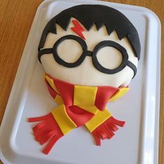 a cake shaped like a harry potter character