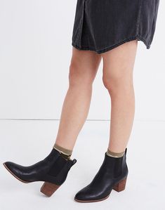 Women's Regan Pull-on Boot | Madewell Best Chelsea Boots, Leather Boots For Women, Best Leather, Minimalist Capsule Wardrobe, Wearing All Black, Minimalist Shoes, Fall Capsule Wardrobe, Black Image, Black Chelsea Boots