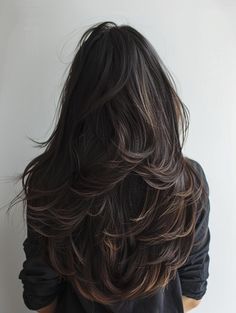 Layered Hair With Volume, Cute Long Haircuts For Thick Hair, Layered U Haircut, Women Haircut Long Hair, Volumous Layered Hair, Long Length Layered Hair, Long Hair Haircuts Women, Long Layers From The Back, Long Layered Haircuts Volume