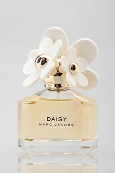 Marc Jacobs Daisy Perfume, Perfume 212 Vip, Marc Jacobs Perfume, Perfume 212, Daisy Perfume, Perfume Carolina Herrera, Color Concept, Marc Jacobs Daisy, Best Perfume