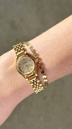 Outfits With Watches Women, Gold Womens Watches, Cute Gold Watch, Watch Gold Women's, Gold Watch Stack, Gold Women’s Watch, Watch Stacked With Bracelets, Gold Jwelery Designs