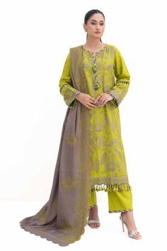 Fashion: #fashion, #style, #outfitinspiration, #beauty Pashmina Suit, Latest Pakistani Suits, Asian Designers, Salwar Kameez Designs, Linen Suit, Pashmina Shawl, Asian Outfits, Top Fabric