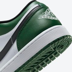 Brand: Air Jordan Model: Air Jordan 1 Low Nickname: 'Green Toe'Colorway: Noble Green / Pollen - White - BlackSKU: 553558-371Release Date: 10/12/2021 Air Jordan 1 Low Green, Jordan 1 Low Green, Jordan Model, Nike Air Jordan 1 Low, Jumpman Logo, Air Jordan 1 Low, Jordan 1 Low, Womens Basketball, Air Jordan 1