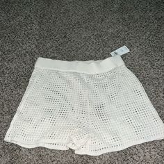 Abercrombie Beach Shorts Size Large Cream White Color So Cute!! Just Too Big For Me Chic Shorts For Summer Beach Outings, Chic Shorts For Summer Outings And Beach Season, Chic Shorts For Summer Outings, White Beachy Shorts For Spring, White Bottoms With Built-in Shorts For Summer Outings, Chic Poolside Shorts For Spring, White Beachy Shorts With Elastic Waistband, Beachy White Shorts With Elastic Waistband, White Cotton Shorts For Vacation