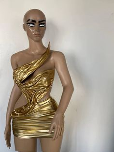 Custom Golden Hour Gilded Mini set Custom Made Dresses For Birthday, Gold Birthday Outfit Women, Golden Birthday Dress Ideas, Gold Look Outfit, Golden Era Outfit, Birthday Dresses Gold, Gold Dress Birthday Outfit Black Woman, White And Gold Outfits Black Women, Gold Outfits For Women Classy