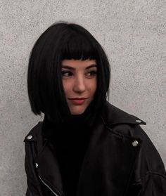 Edgy Hair Color, La Girls, New Hair Trends, Gothic Hairstyles, Black Bob, Straight Bangs, Goth Beauty, Haircuts Straight Hair, New Haircuts