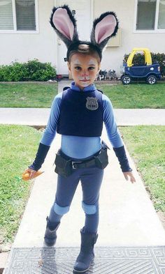 Judy Hopps Costume, Meme Costume, Diy Kostüm, Holloween Costume, Judy Hopps, Diy Halloween Costume, Fantasias Halloween, Family Costumes, Family Halloween Costumes