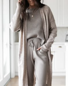 Hygge Clothing Women, Quiet Luxury Loungewear, Sahm Wardrobe, Winter Lounge, Wfh Outfits, How To Have Style, Winter Loungewear, Chic Loungewear, At Home Outfits