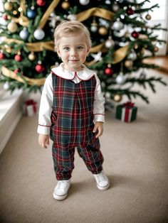 Boys Holiday Outfits, Little Boy Christmas Outfits, Toddler Boy Holiday Photo Outfit, Christmas Baby Boy Outfits, Baby Boy Christmas Outfit Newborn, Natal Baby, Baby Boy Overall, Baby Boy First Christmas, Christmas Baby Clothes