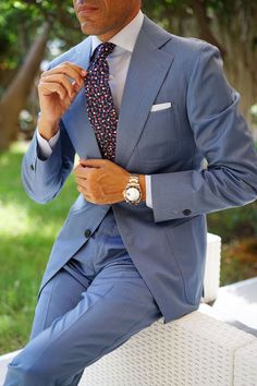 Italian Mens Fashion, Light Blue Suit, Book English, Blue Suit Men, Dream Fashion, Navy Blue Flowers, History Book, Beard Styles For Men, Visit Mexico