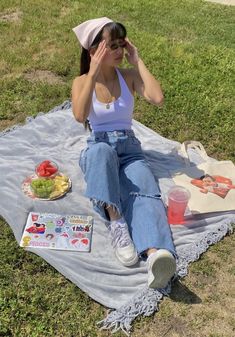 Comfy Picnic Outfit, Picnic Spring Outfit, Picnic Outfit Spring Casual, Picnic Casual Outfits, Summer Outfits Picnic, Cute Summer Picnic Outfits, Cute Picnic Date Outfits, Picnic Summer Outfit, Picnic Outfit Pants