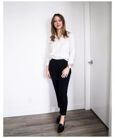 Black Loafers Outfit, Loafers For Women Outfit, Black Pants Outfit, Elegant Work Outfits, Loafers Outfit, Dresses Formal Elegant, White Button Up, Business Dresses