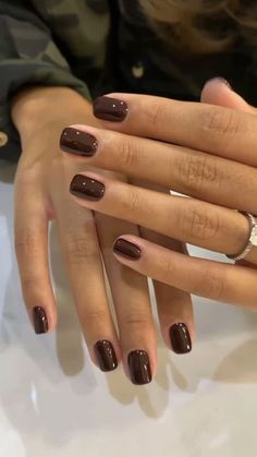 Minimalist Nail, Maroon Nails, Casual Nails, Makijaż Smokey Eye, Girls School, Neutral Nails, Minimalist Nails, Fabulous Nails