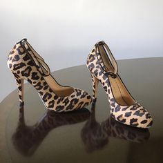 - Designer = Charlotte Olympia -Size =8m(38). Trunk 26 - Msrp =$945 -Charlotte Olympia Leopard Print Dyed Fur And Genuine Leather Women’s Size 8m (38) Wrap Around Ankle Round Toe Pumps. - 4.5” Inches Stiletto Heel. - Made In Italy . - Padded Leather Insole And Leather Outsole. - Genuine And Authentic Or Your Money Back. Trunk 26 Pom Pom Heels, Pom Pom Sandals, Charlotte Olympia Shoes, Round Toe Pumps, Gold Pumps, Ankle Wrap, Ankle Strap Pumps, Strap Pumps, Pink Suede