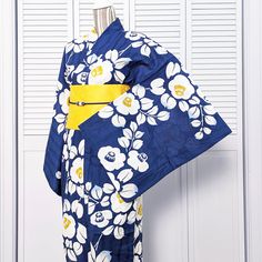 Japanese Traditional Yukata Kimono - White Camellias in Blue Elegant Blue Floral Print Kimono, Blue Yukata, Traditional Yukata, Simple Kimono, Yukata Women, Pretty Kimonos, Camellia Flowers, Japanese Yukata, White Camellia