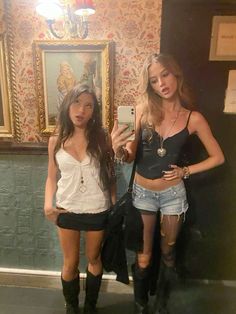 Warm Going Out Outfits, Garage Outfits, Jenny Humphrey Outfits, Berlin Style, Fit Pics, Fancy Fits, Birthday Party Outfits, Party Fits, Foto Ideas Instagram