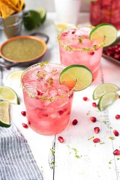 Get the party started with a Pink Pomegranate Margarita! This pretty cocktail combines pomegranate juice, fresh lime juice, tequila and agave. Pomegranate Margaritas, Pomegranate Margarita, Traditional Margarita, Orange Liquor, Pretty Cocktails, Pink Pom Pom, Arroz Frito, Happy Hour Drinks, Galentines Party