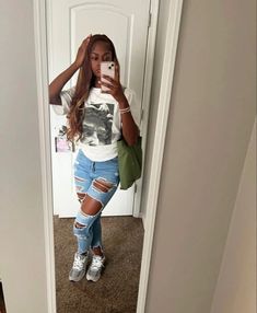 Simple Outfit Inspiration, Cute Outfits With New Balance Shoes, New Balance Outfit Black Women, Picture Day Outfits, New Balance Outfit, Swag Outfits For Girls