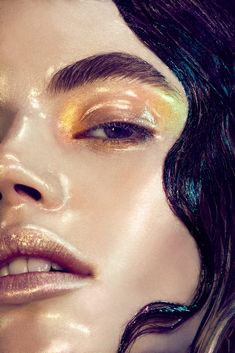 Crazy Make Up, Editorial Make-up, Evening Eye Makeup, Holographic Makeup, Makeup Magazine, Shiny Lipstick, Glossier Lipstick, High Fashion Makeup, Glossy Makeup