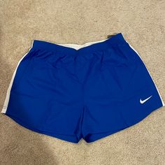 Women’s Nike Dr-Fit Soccer Short In Blue And White, Size L. Nwt! Soccer Shorts Outfit, Soccer Fits, Nike Azul, Nike Soccer Shorts, Blue Nike Pros, White Running Shorts, Nike Shorts Women, Athletic Shorts Women, Womens Athletic Shorts